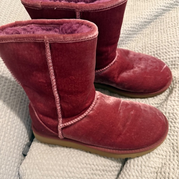 Rare Pink Velvet Uggs Women’s Sz 8 - Picture 2 of 6